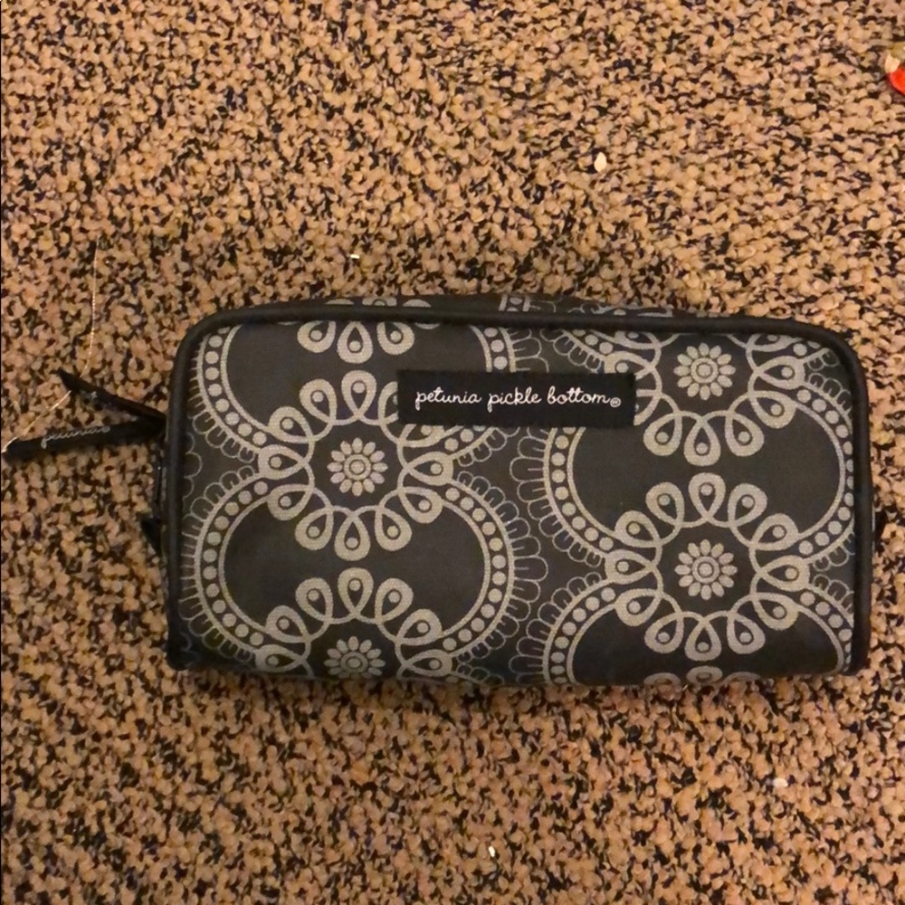 Petunia Pickle Bottom Powder Room Case